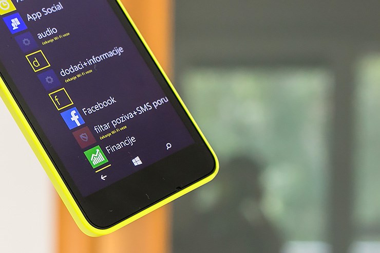 Nokia Lumia 630 (9).jpg